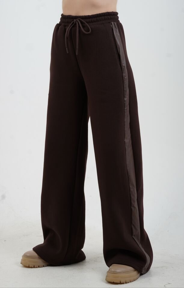 Acı Kahve Triko Ve Suni Deri Garnili Takım