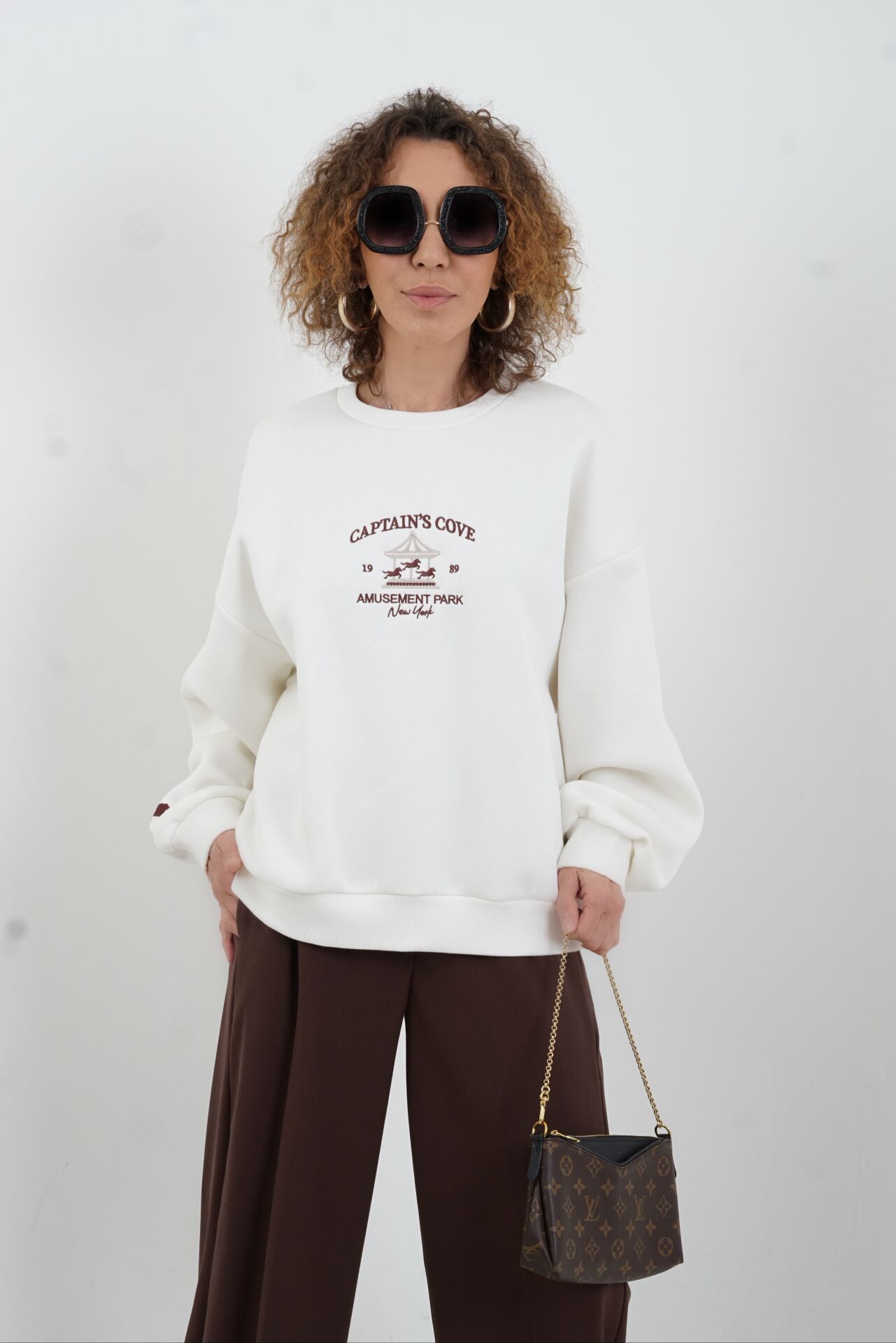Atlı Karınca Nakışlı Oversize Sweatshirt