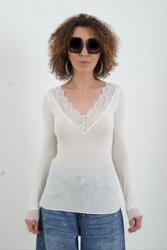 Ekru Dantelli Kaşmir Bluz