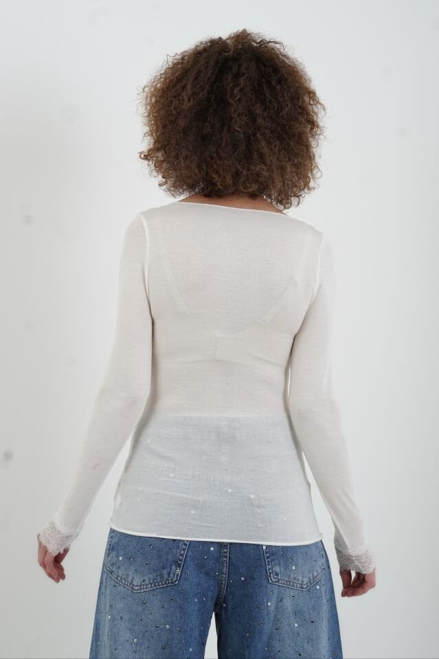 Ekru Dantelli Kaşmir Bluz