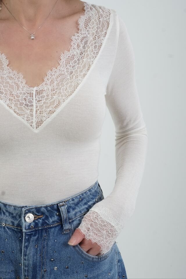 Ekru Dantelli Kaşmir Bluz