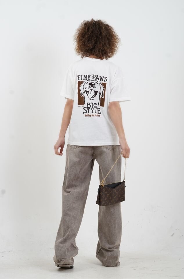 Pati Önü Nakışlı Arkası Baskılı Tshirt