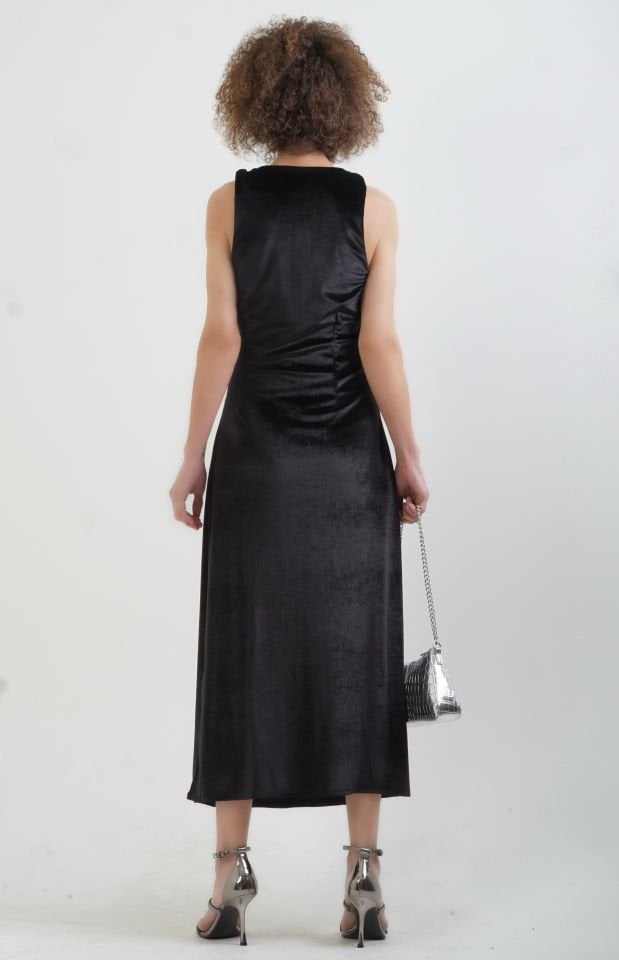 Siyah Askılı Kadife Elbise