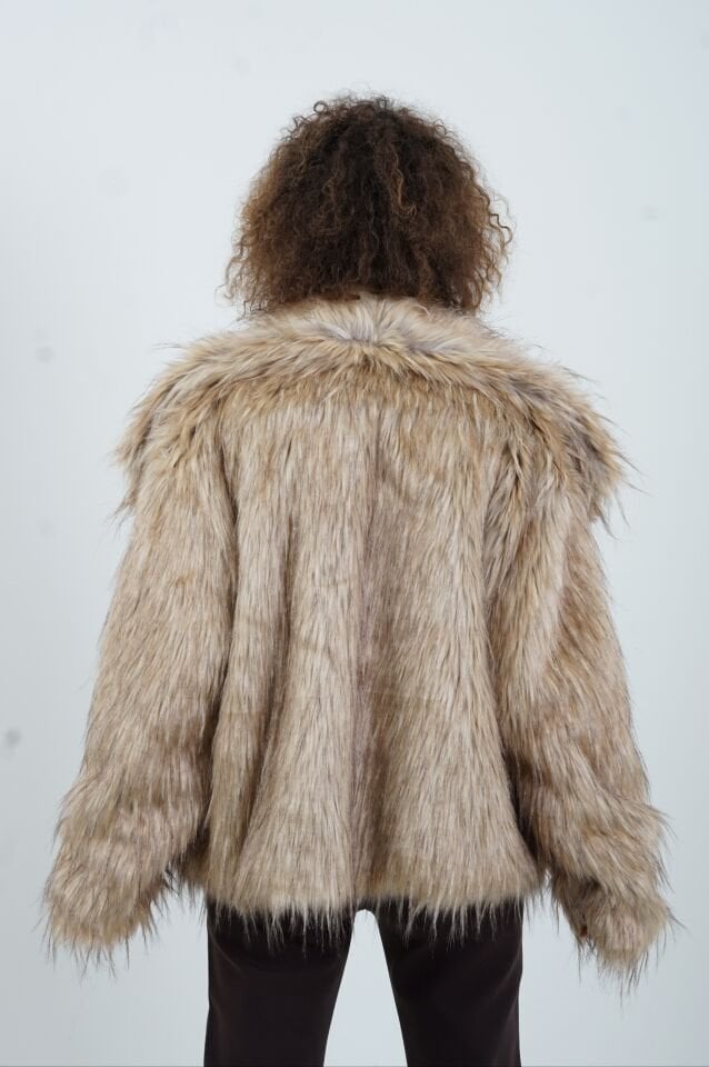 Bej Saçaklı Suni Kürk Ceket