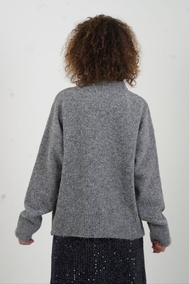 Füme Melanj Yumuşak Dokulu Kalpli Triko Kazak