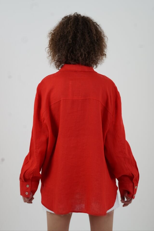 Kırmızı Düğme Detay Naturel Keten Gömlek