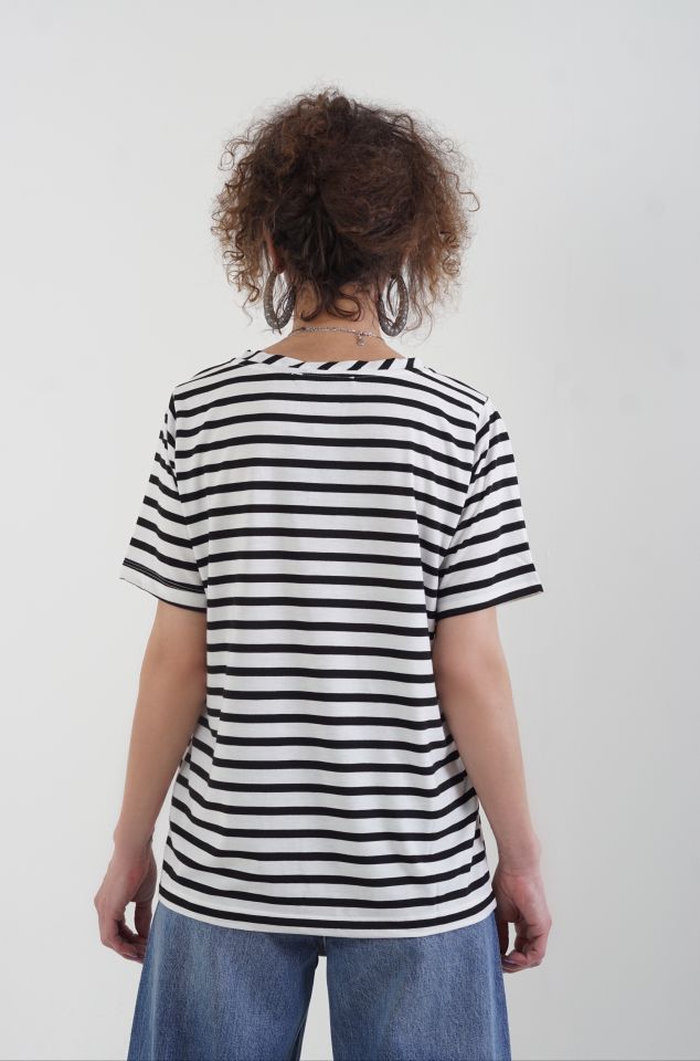 Ekru Çizgili V Yaka Tshirt