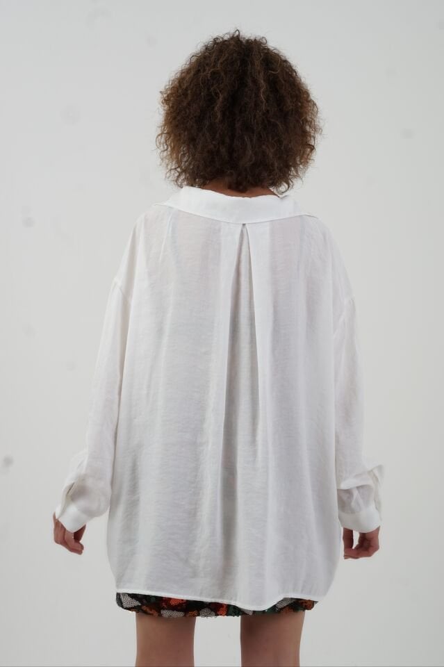 Beyaz Omzu Düşük Oversize Gömlek