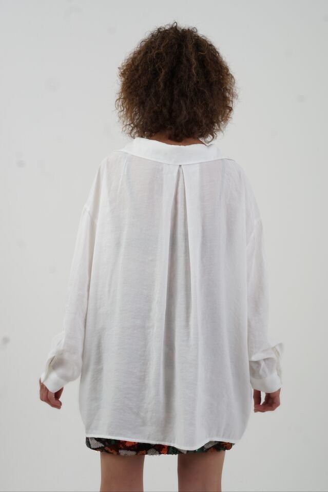 Beyaz Omzu Düşük Oversize Gömlek