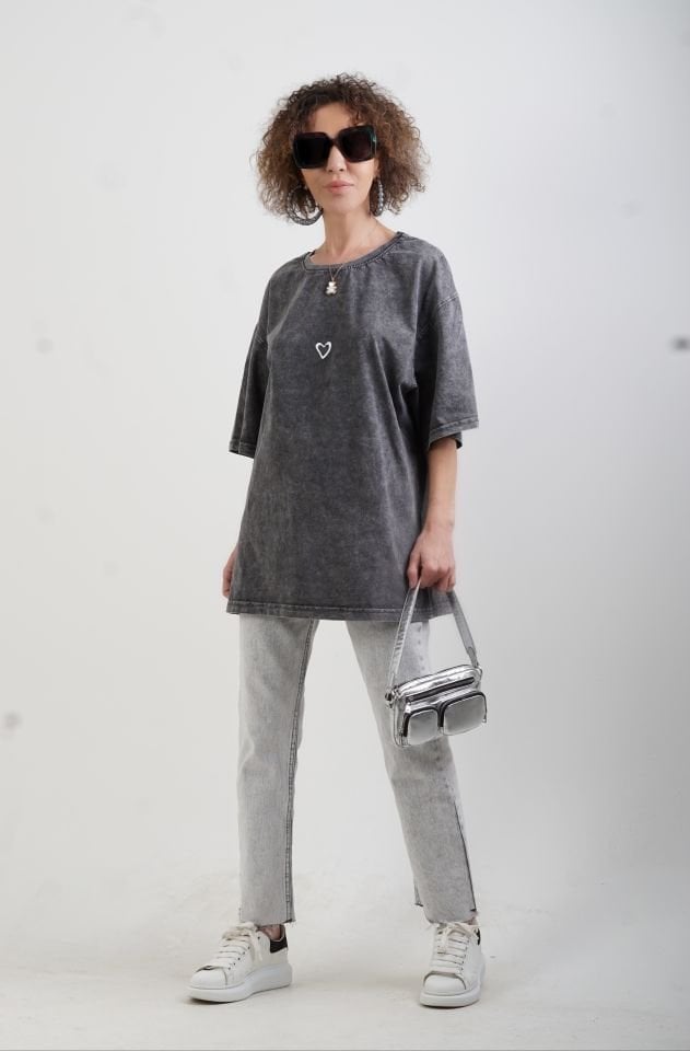 Antrasit Kalp Baskılı Soluk Efektli Oversize Tshirt