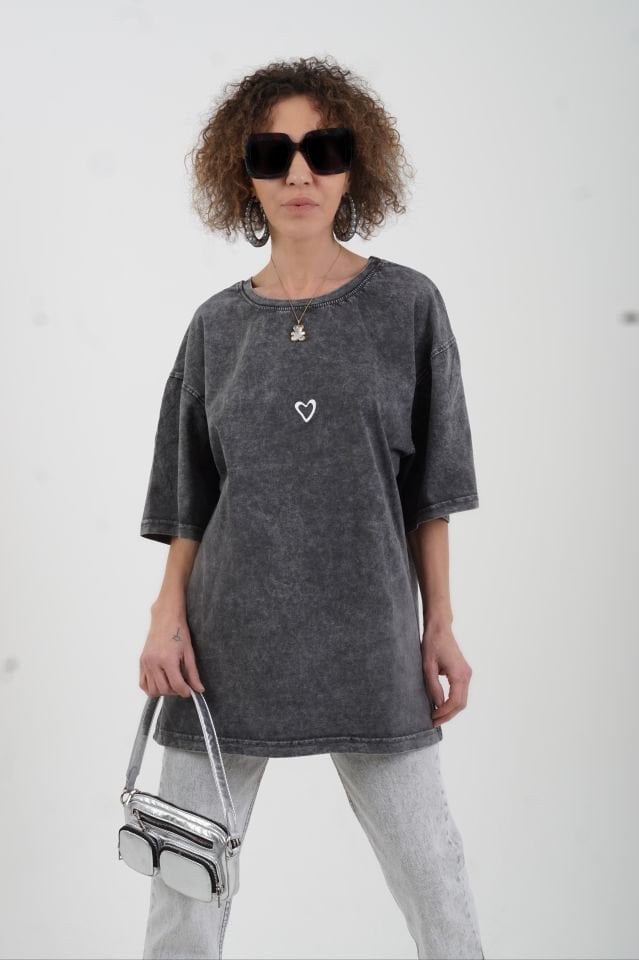 Antrasit Kalp Baskılı Soluk Efektli Oversize Tshirt