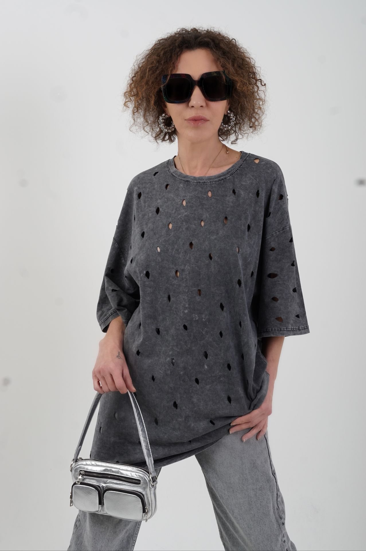 Antrasit Delikli Soluk Efektli Oversize Tshirt