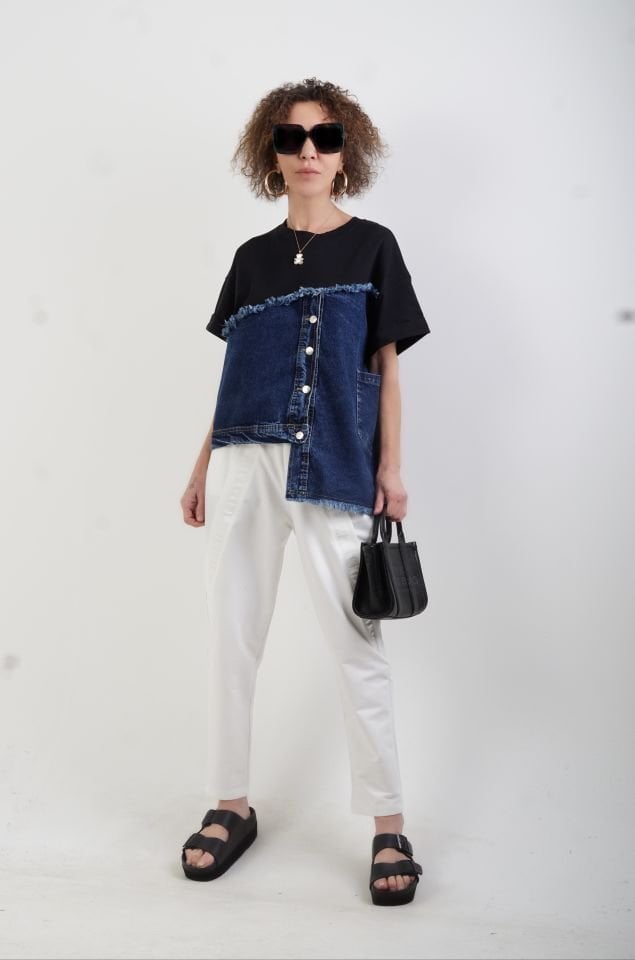 Siyah Denim Detaylı Asimetrik Tshirt