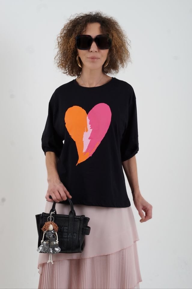 Siyah Kalp Baskılı Tshirt