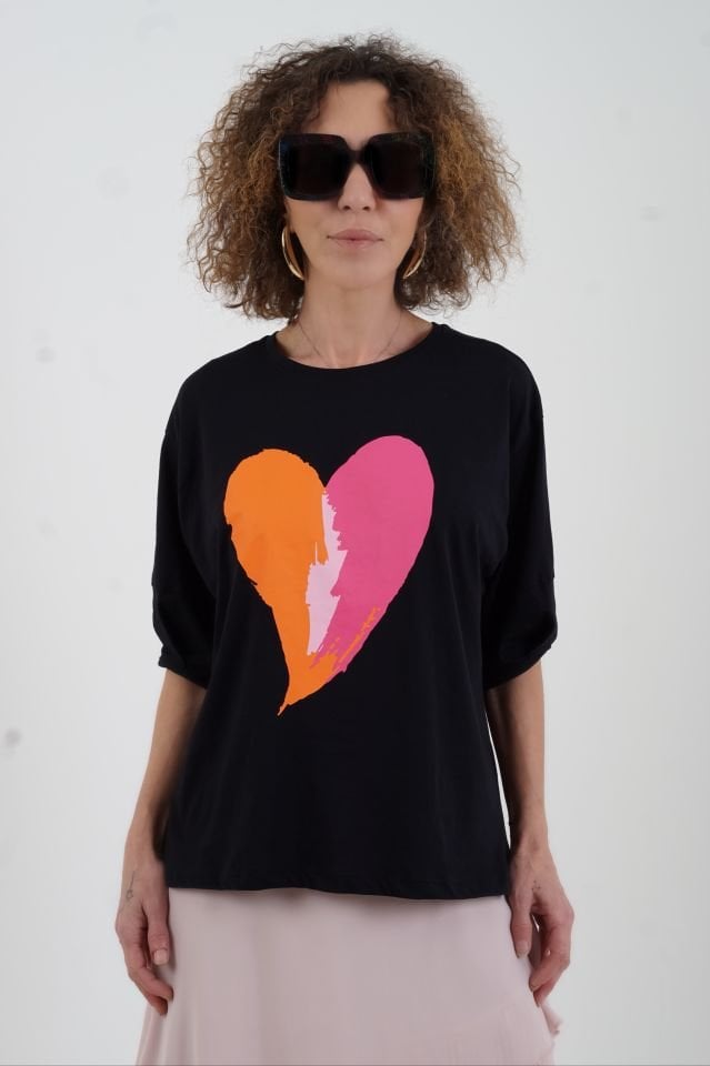Siyah Kalp Baskılı Tshirt
