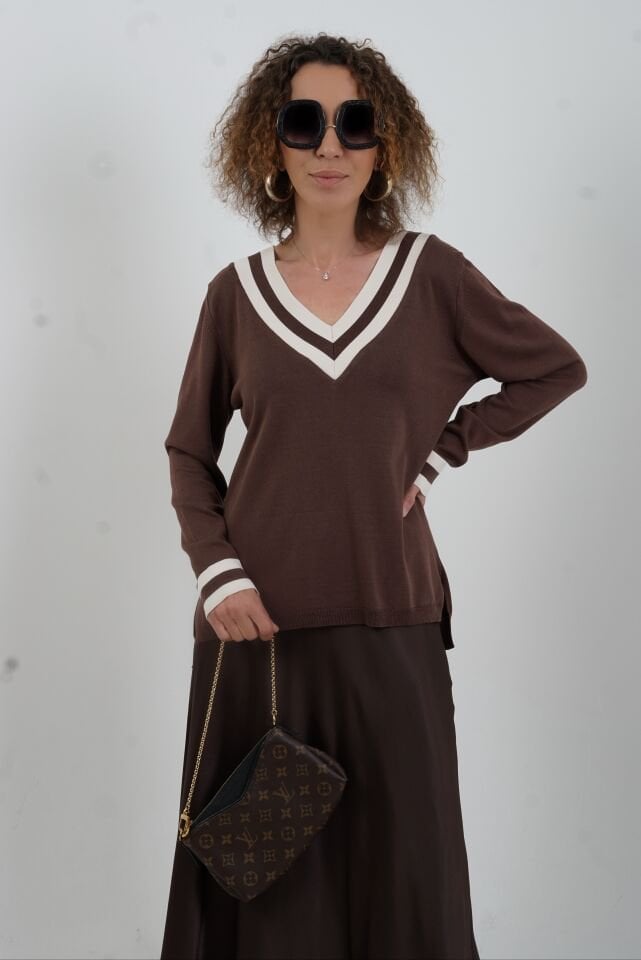 Kahve V Yaka Çizgili Özel Triko Kazak