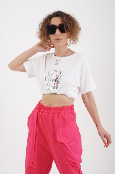 El Ve Çiçek Baskılı Tshirt