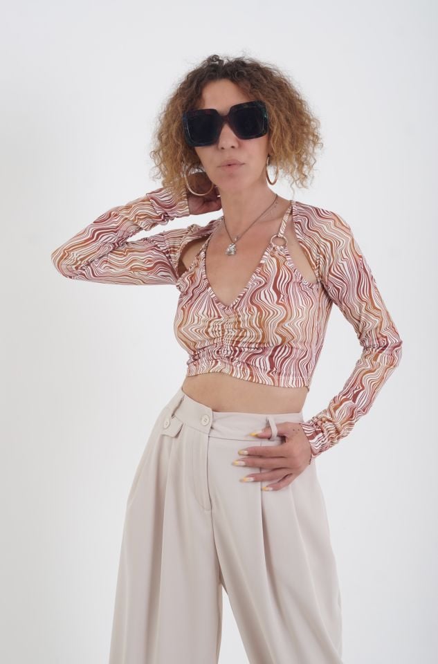 Ebru Desen Halka Detaylı Crop Bluz