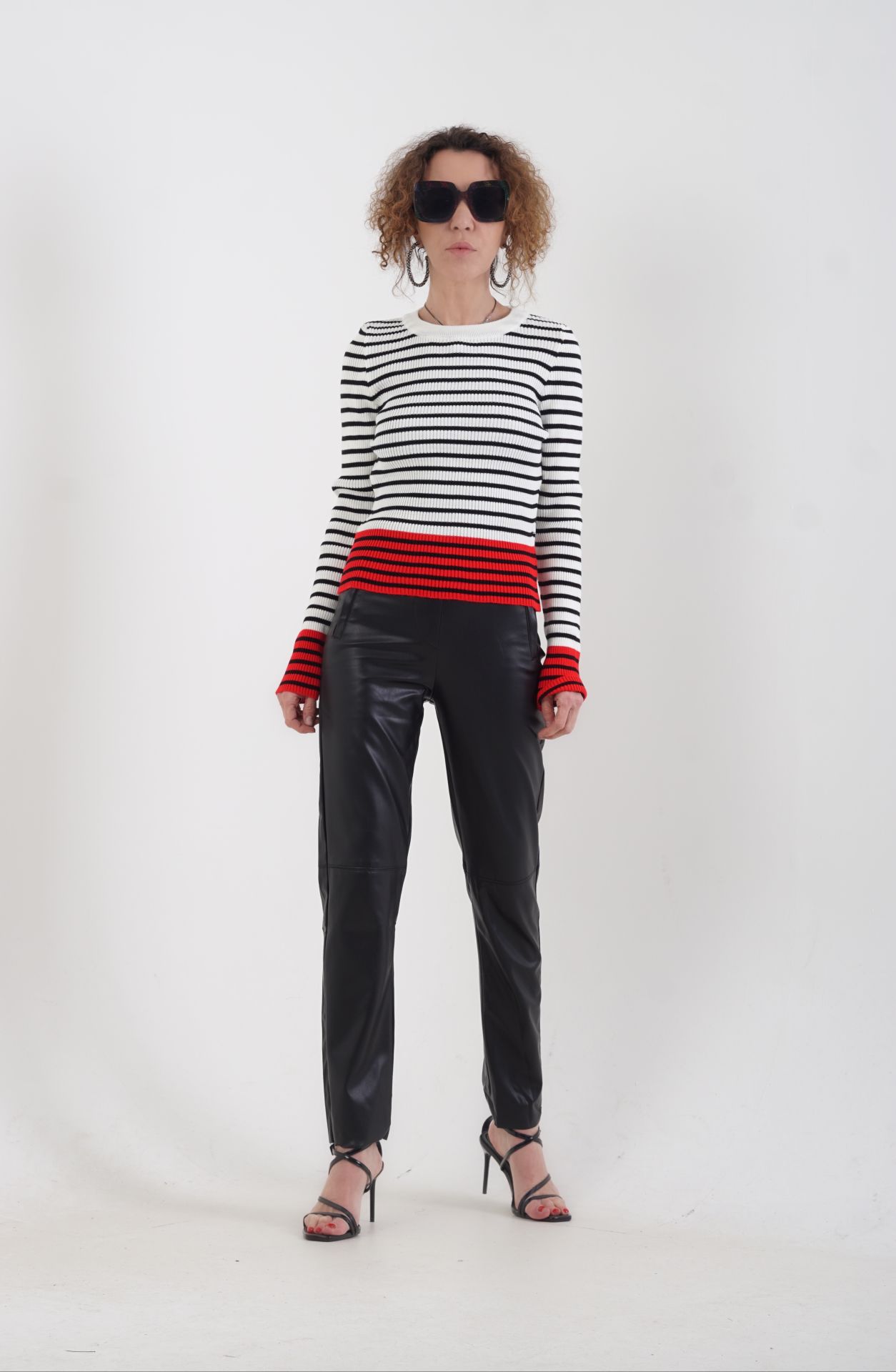 Siyah Deri Boru Paça Pantolon