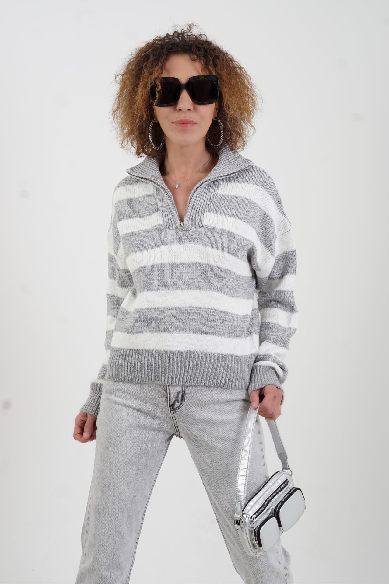 Gri Çizgili Fermuarlı Kazak