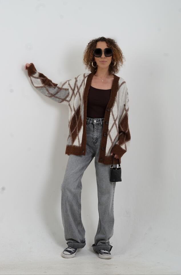 Kahve V Yaka Baklava Desenli Şardonlu Triko Hırka