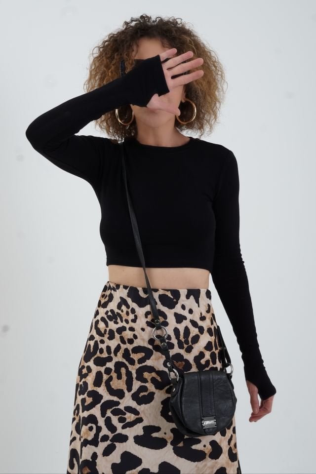 Siyah Parmak Detaylı Crop Bluz