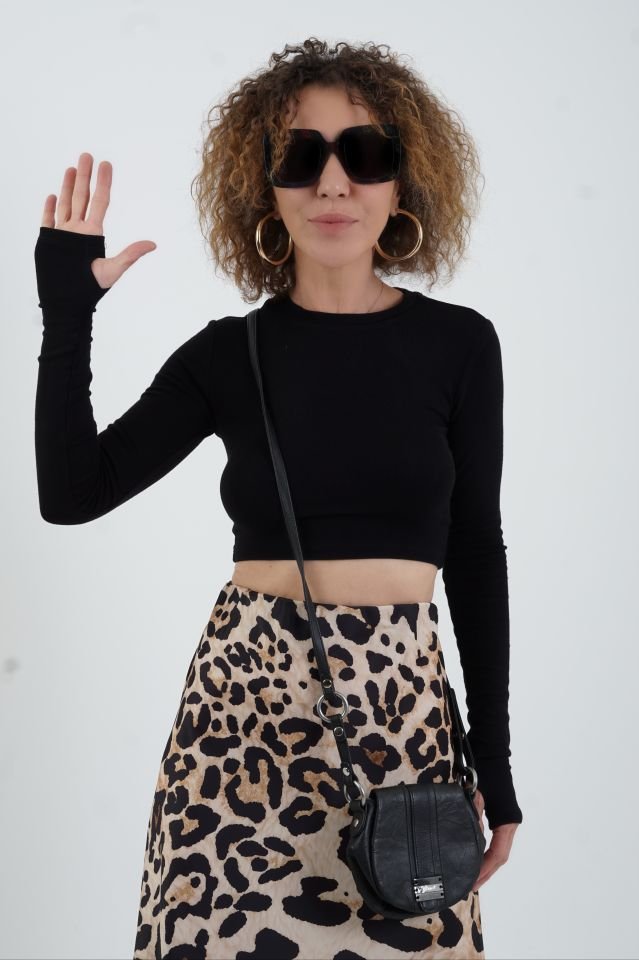 Siyah Parmak Detaylı Crop Bluz