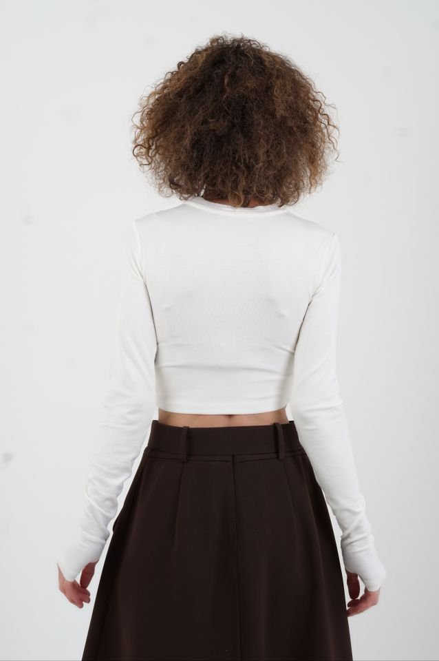 Ekru Parmak Detaylı Crop Bluz