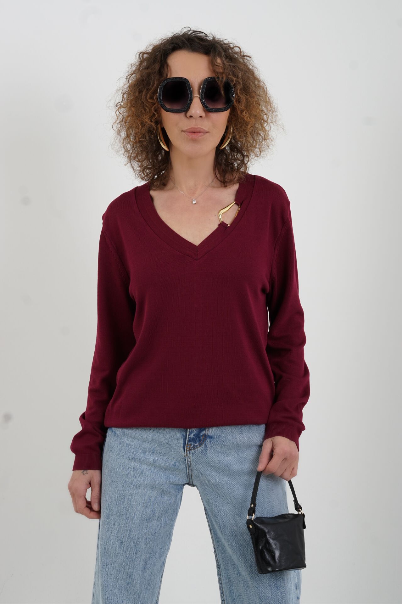 Bordo V Yaka Gold Aksesuarlı Uzun Kol Kazak