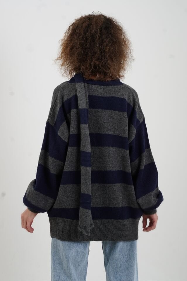 Füme Lacivert Çizgili Atkı Detaylı Hırka