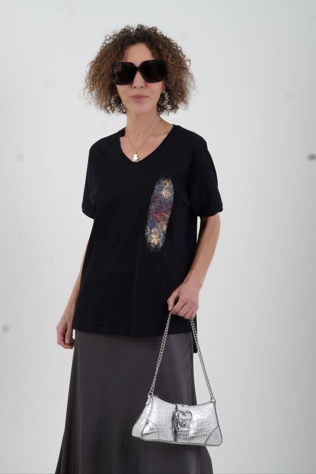 Siyah Renkli Varak Baskılı Tshirt
