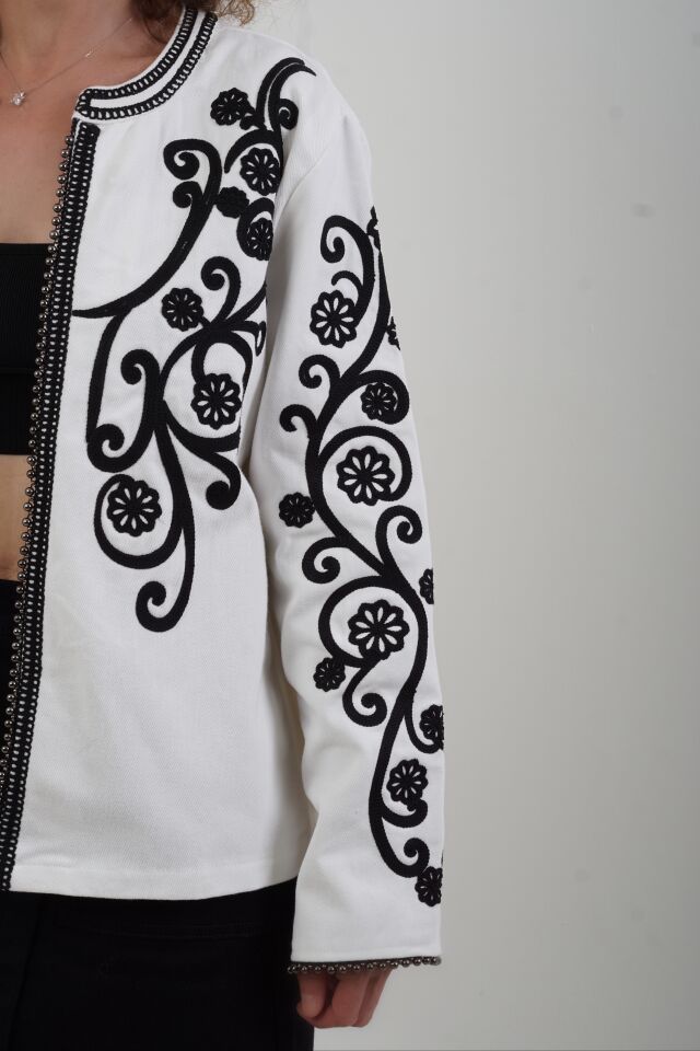 Ekru Nakış İşlemeli Gabardin Ceket