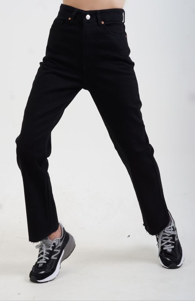 Siyah Paçası Dikişsiz Mom Fit Jean Pantolon