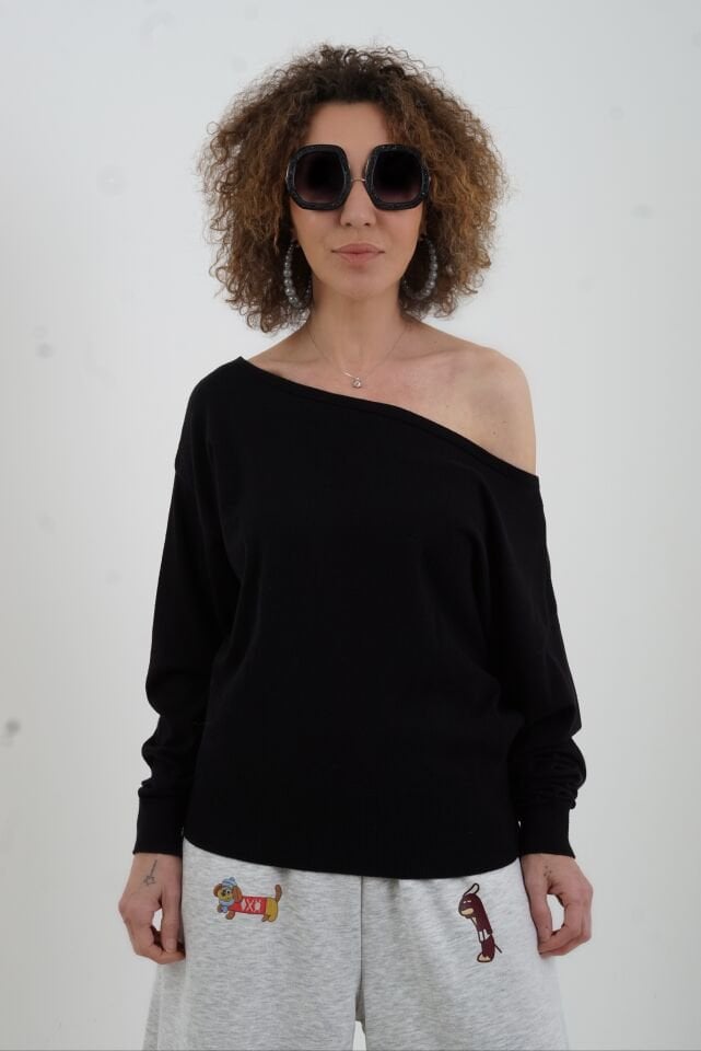 Siyah Tek Omuzu Düşük Kazak