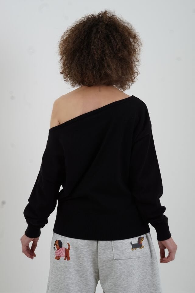 Siyah Tek Omuzu Düşük Kazak