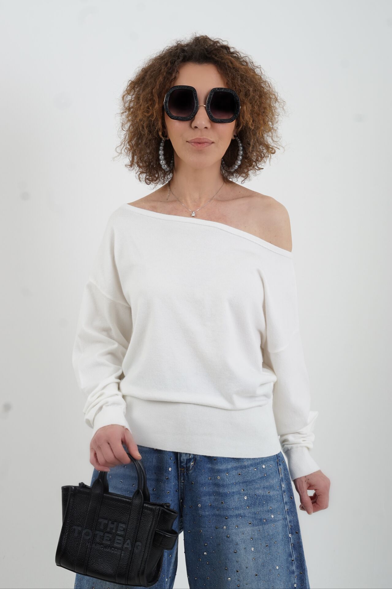 Ekru Tek Omuzu Düşük Kazak