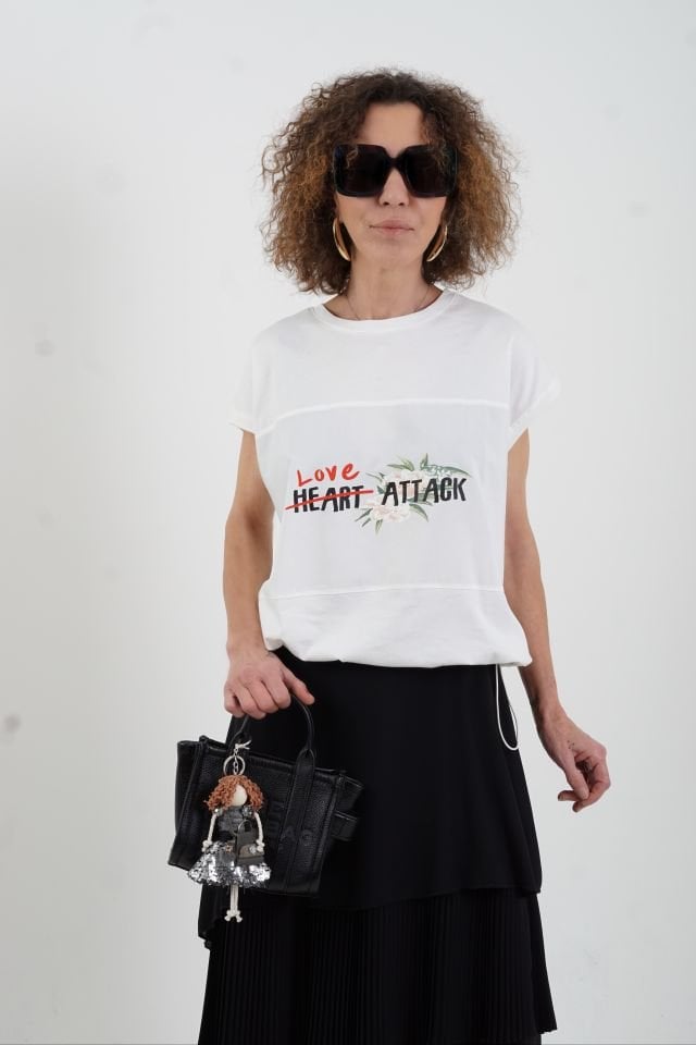 Ekru Love Baskılı Büzgülü Tshirt