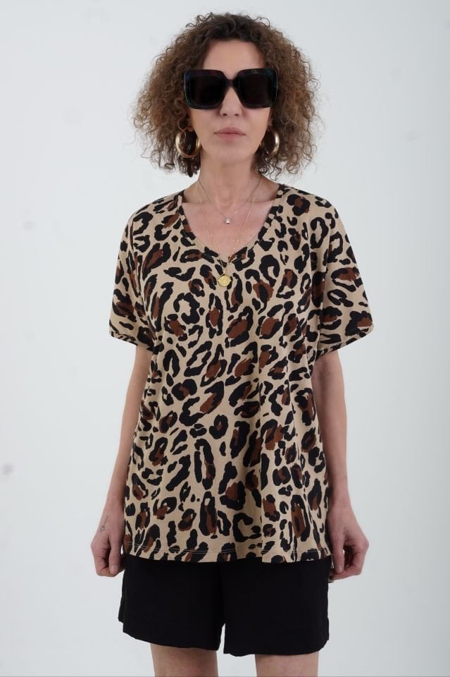 V Yaka Leopar Desenli Oversize Tshirt