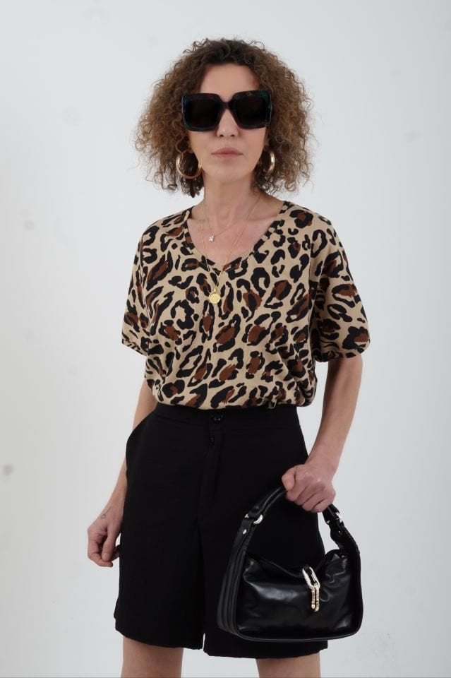 V Yaka Leopar Desenli Oversize Tshirt