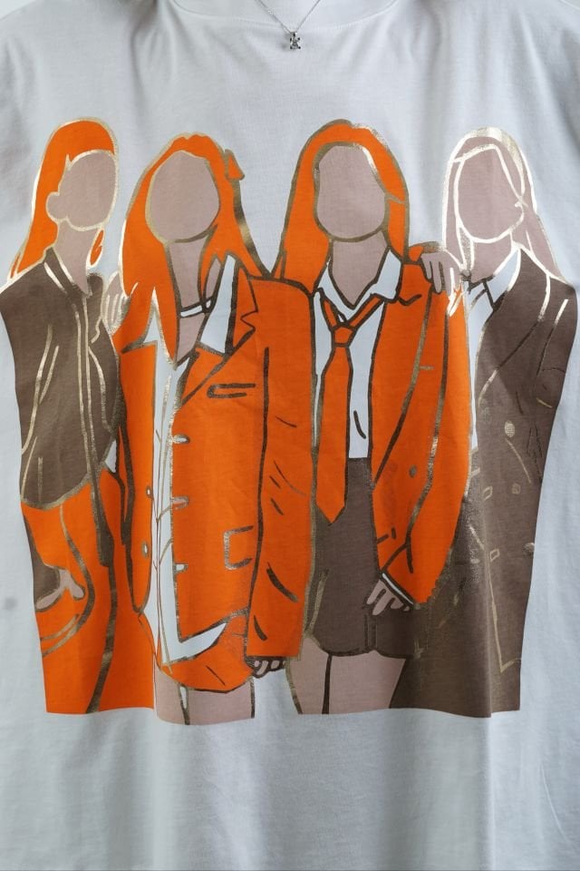 Ekru Dört Kız Baskılı Oversize Tshirt