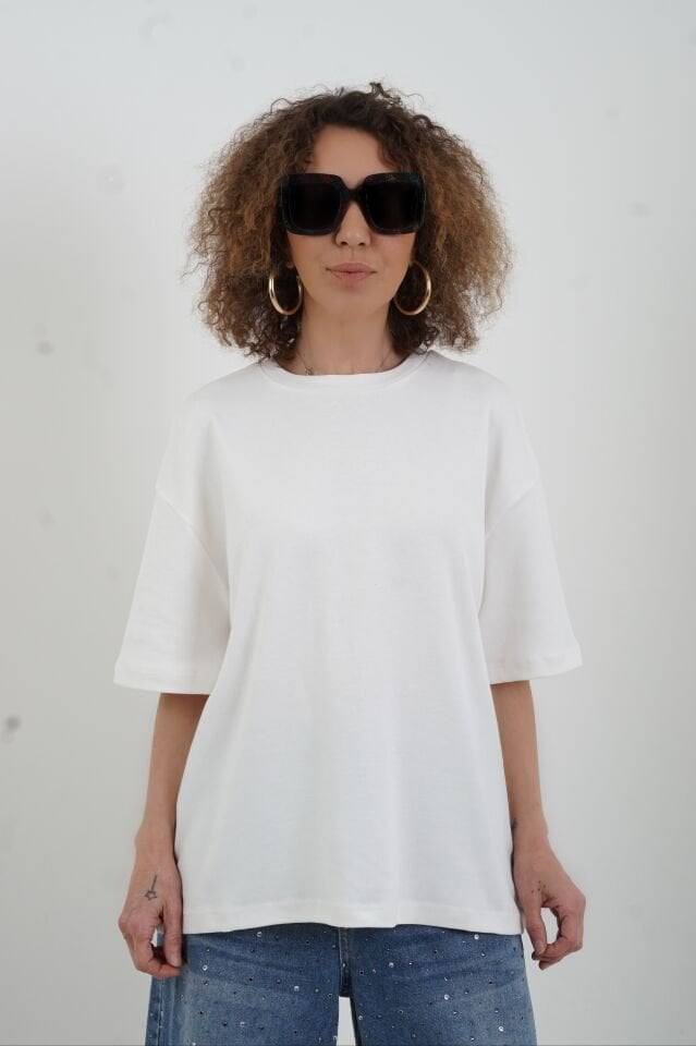 Ekru Arkası Kelebek Nakışlı Tshirt