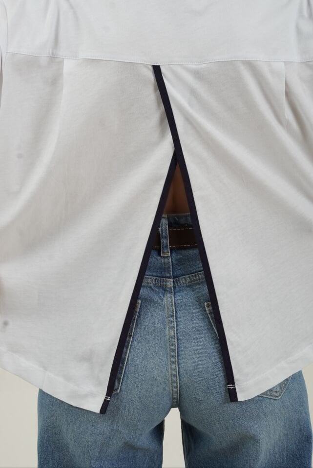 Beyaz Biyeli Arkası Açık Tshirt