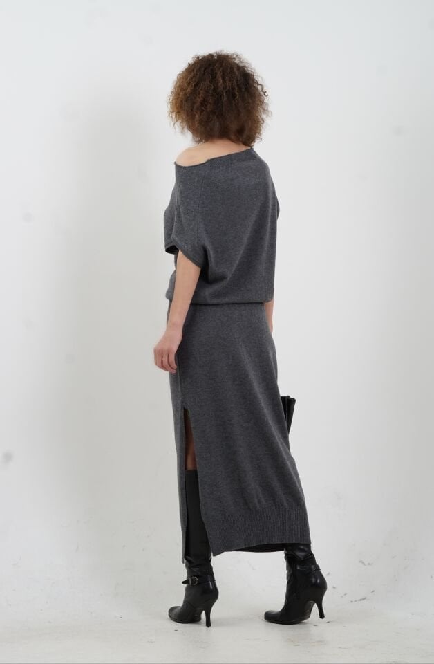 Füme Asimetrik Yaka Kemerli Yünlü Triko Elbise