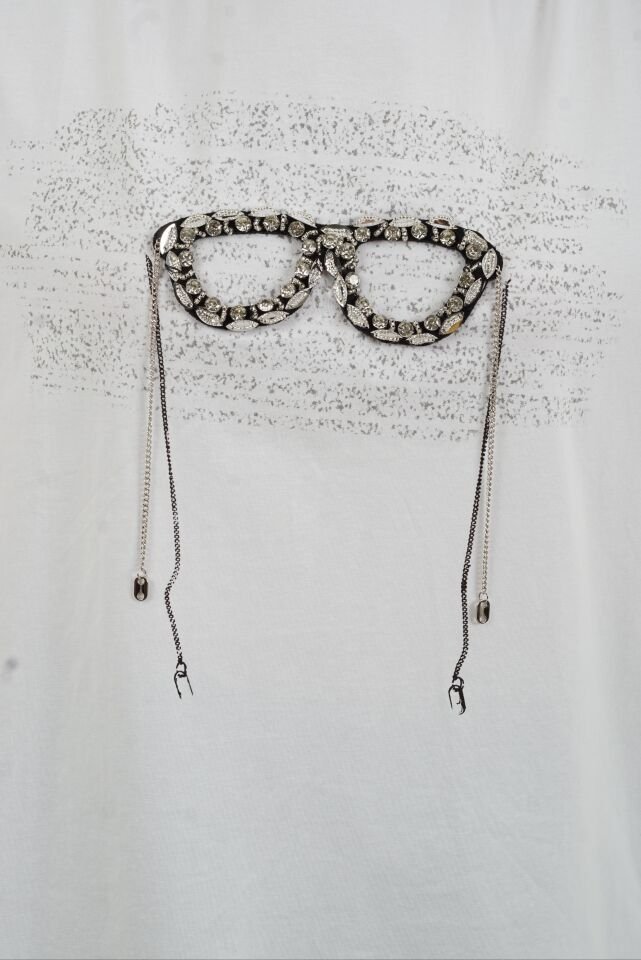 Beyaz Gözlük Taşlı Tshirt