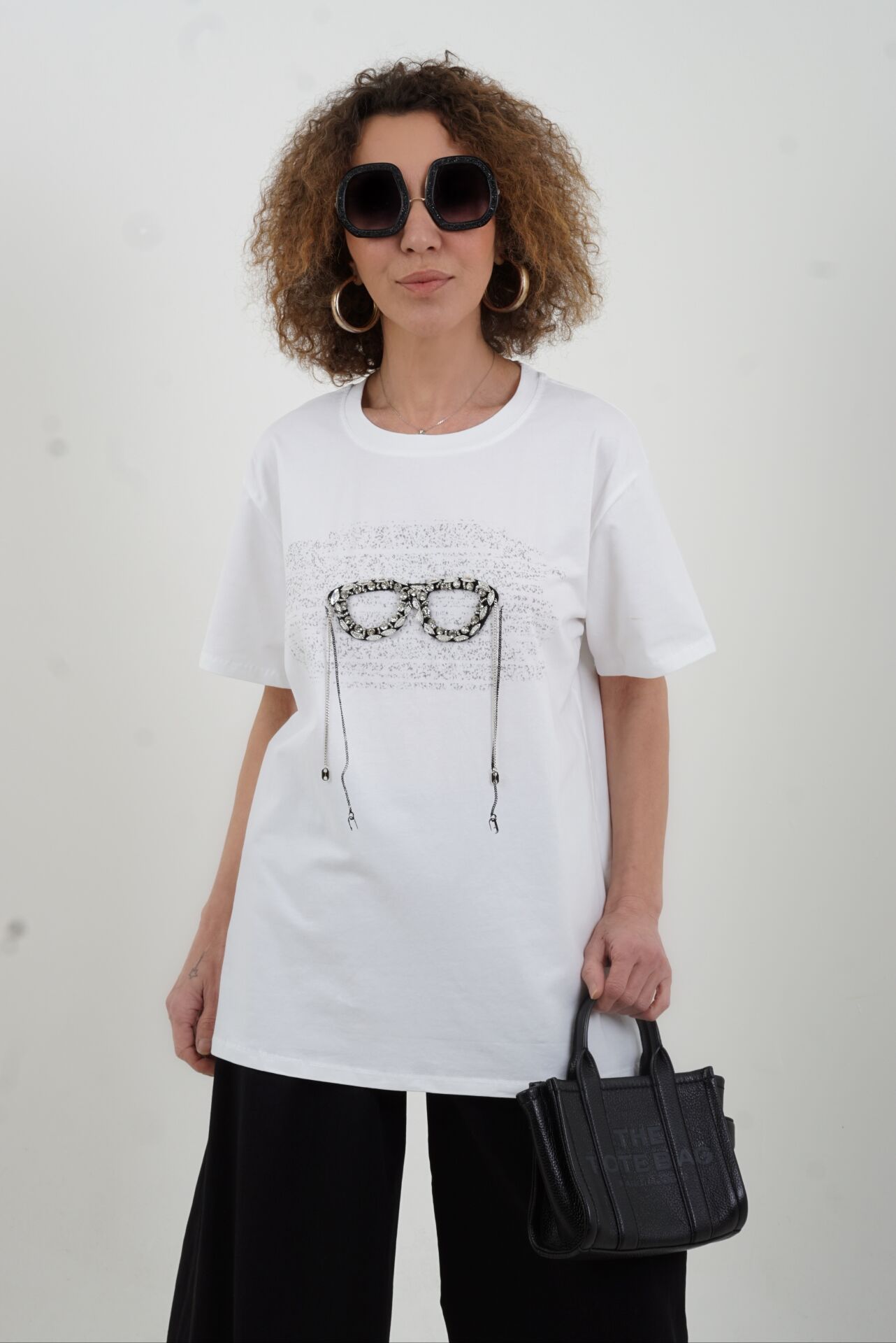 Beyaz Gözlük Taşlı Tshirt