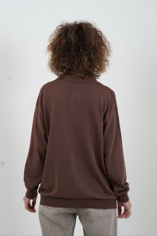 Kahve Gold Düğmeli Polo Yaka Kazak