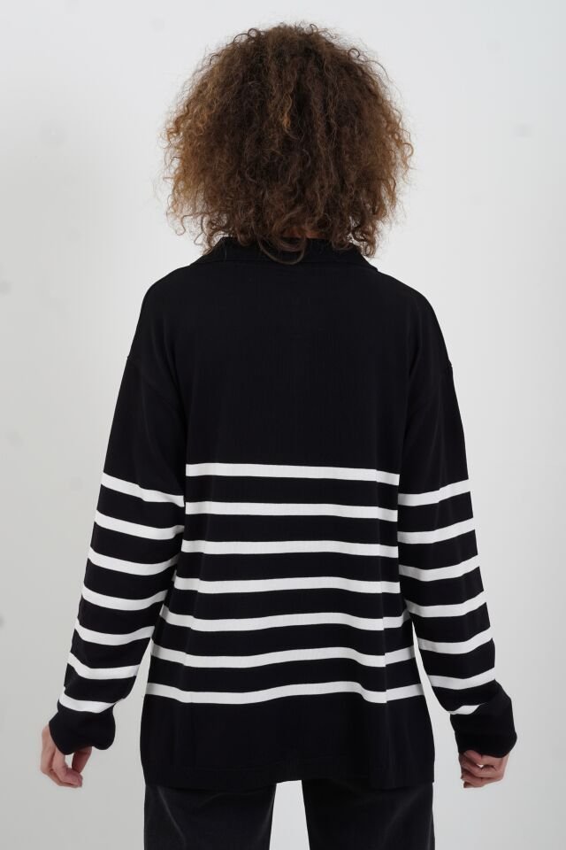 Siyah Çizgili Fermuarlı Polo Yaka Kazak