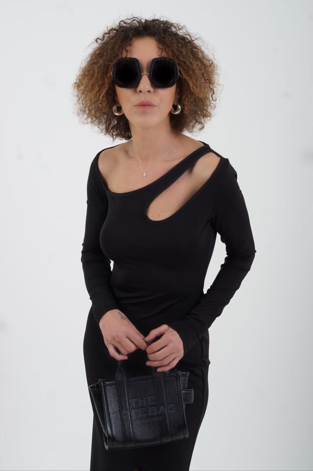 Siyah Yaka Pencereli Maxi Elbise