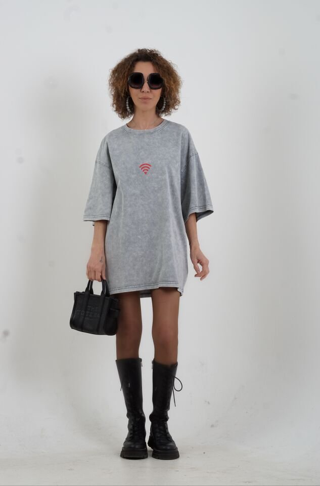 Gri Wifi Baskılı Soluk Efektli Oversize Tshirt