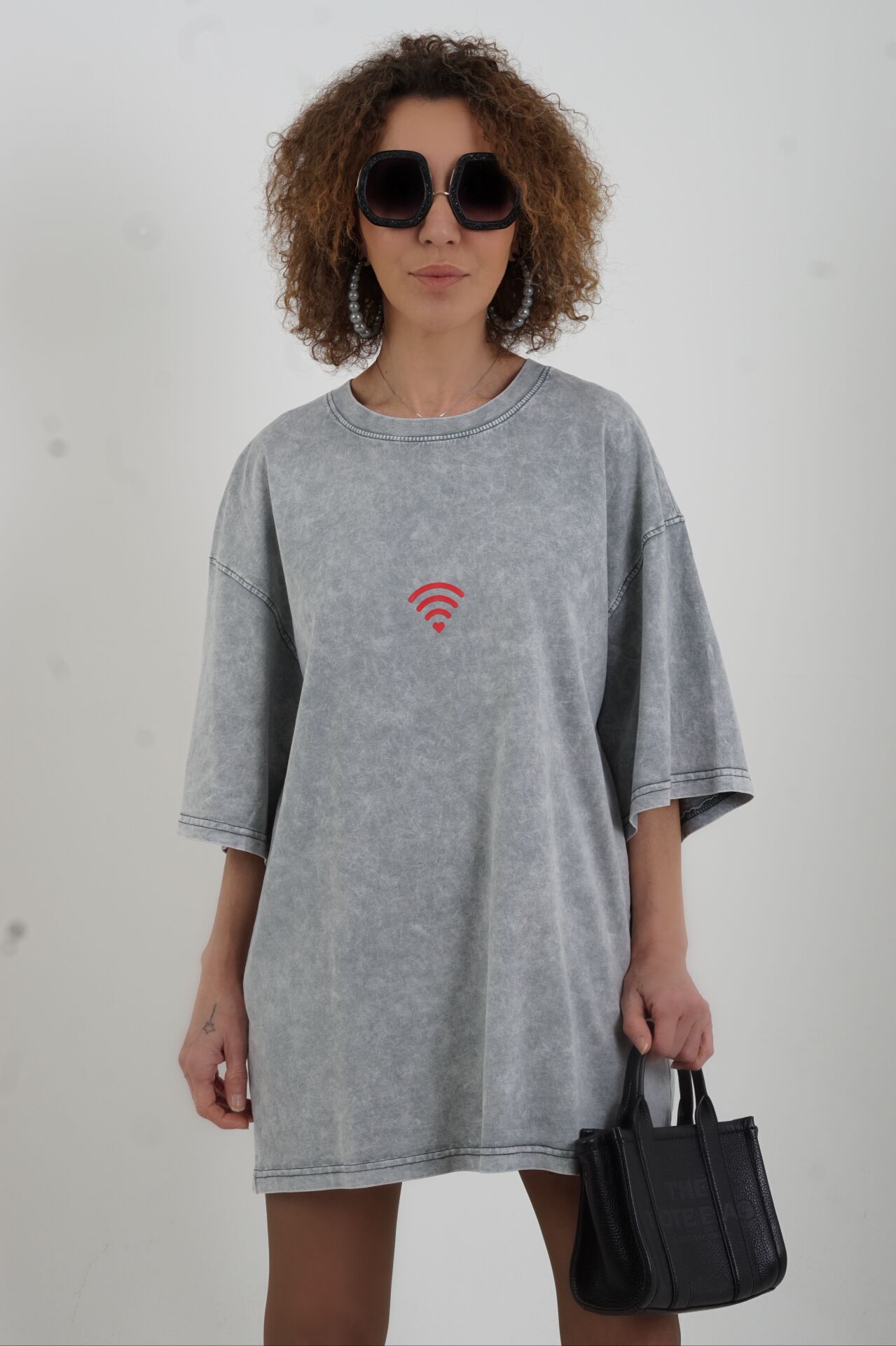 Gri Wifi Baskılı Soluk Efektli Oversize Tshirt